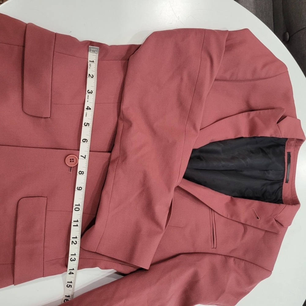 Just purchased  for my son off a different website and it didn’t fit. 32 H&M